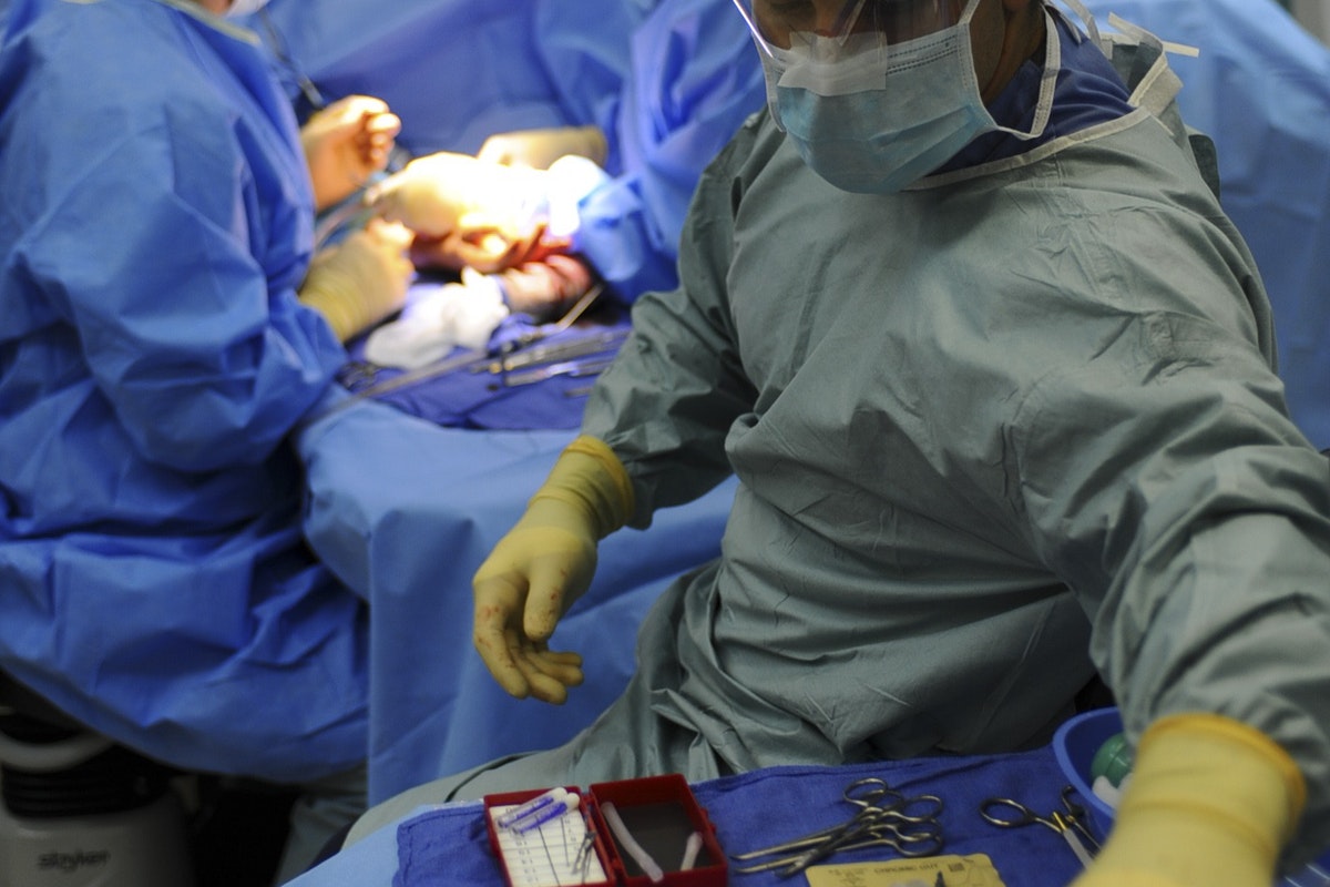 Learn to choose the perfect surgeon in order to bring about a brilliant change in your life